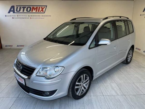 Tirane, shes makine Volkswagen touran Viti 2008, 5.600 Euro