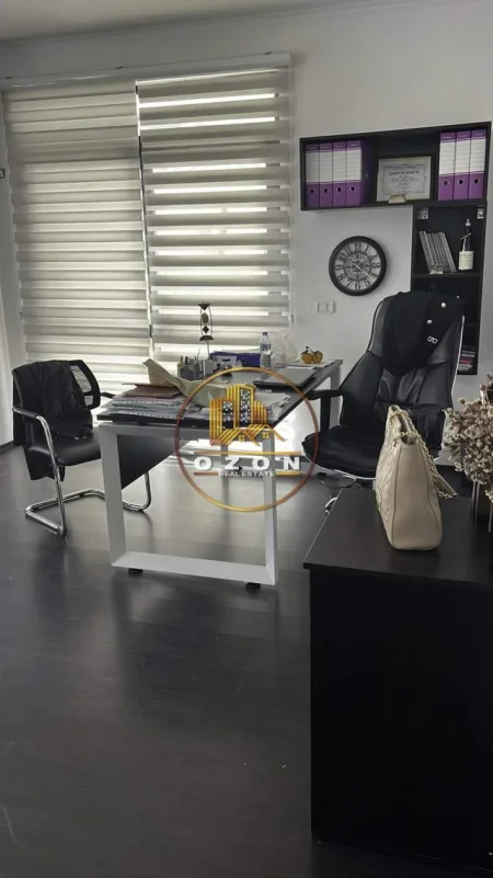 JEPET ZYRE ME QERA TEK ISH EKSPOZITA!