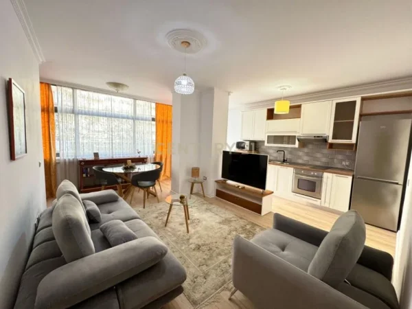 Tirane, shitet apartament 1+1+Ballkon Kati 2, 195.000 m² 195.000 € (STADIUMI AIR ALBANIA)