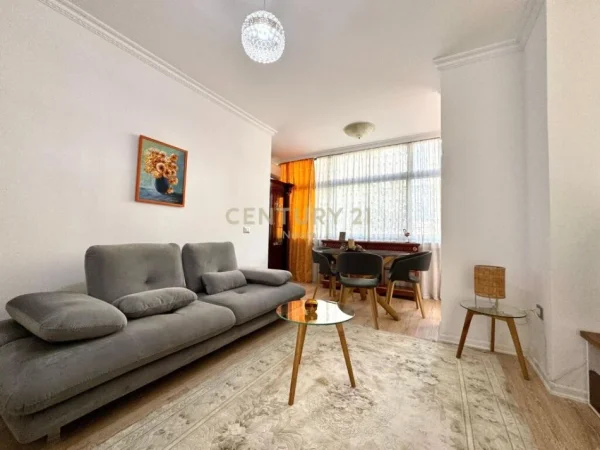 Tirane, shitet apartament 1+1+Ballkon Kati 2, 195.000 m² 195.000 € (STADIUMI AIR ALBANIA)