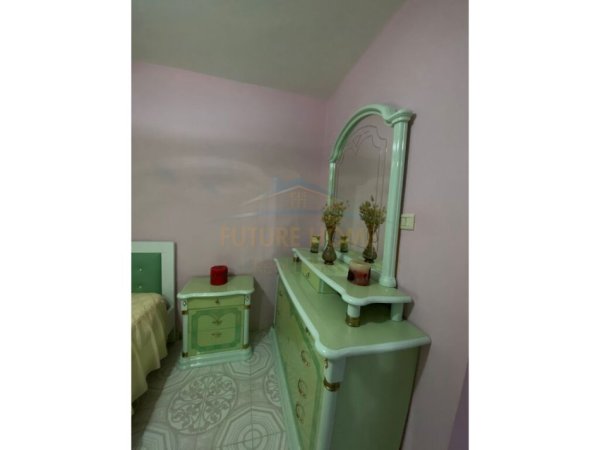 Vlore, jepet me qera apartament 2+1 Kati 3, 84 m² 300 € (Te Neranxi, afer Shkolles Industriale)
