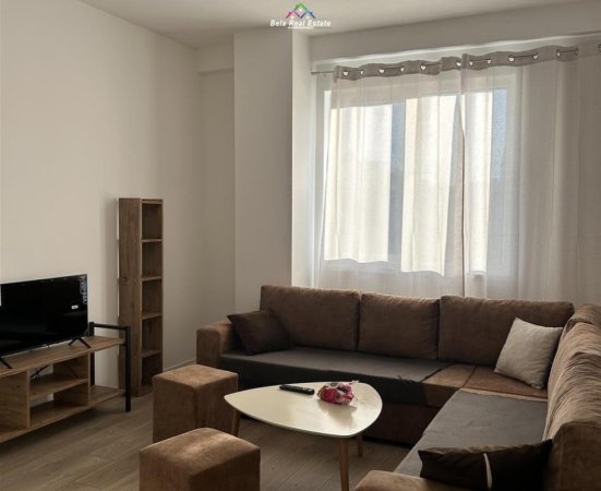 Tirane, jepet me qera apartament 1+1 Kati 4, 68 m² 400 € (Yzberisht)