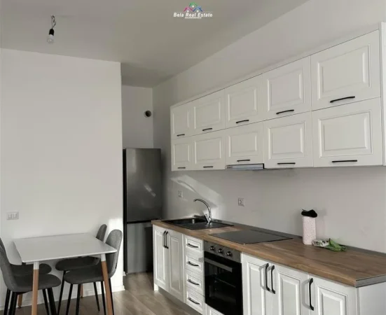 Tirane, jepet me qera apartament 1+1 Kati 4, 68 m² 400 € (Yzberisht)