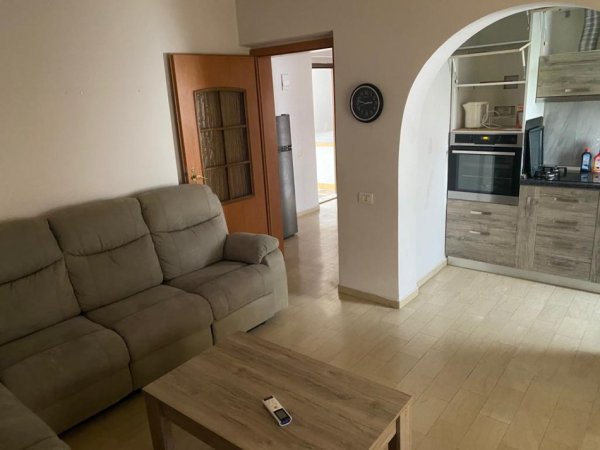 Tirane, Apartament 1+1 me qira Kati 3, 69 m² 350 € (Ali Visha Qytet Studenti)