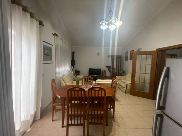 Tirane, jepet me qera apartament 2+1 Kati 5, 130 m² 600 € (QSUT)