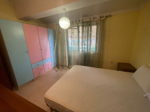 Tirane, jepet me qera apartament 2+1 Kati 5, 130 m² 600 € (QSUT)