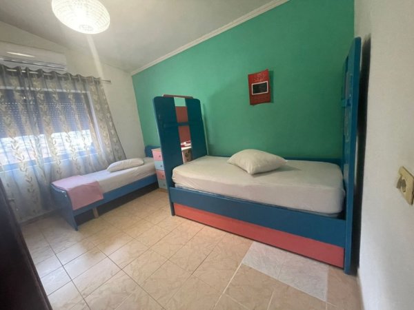 Tirane, jepet me qera apartament 2+1 Kati 5, 130 m² 600 € (QSUT)