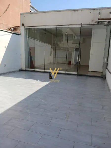 Tirane, jepet me qera dyqan Kati 0, 118 m² 1.000 € (RRUGA MEHMET BOCAJ)