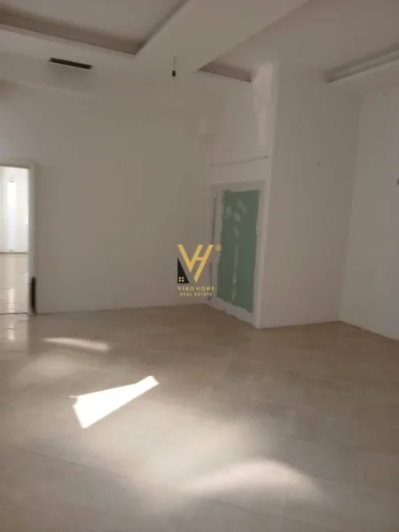 Tirane, jepet me qera dyqan Kati 0, 118 m² 1.000 € (RRUGA MEHMET BOCAJ)