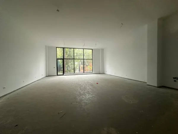Tirane, jepet me qera ambjent biznesi Kati 1, 100 m² 1.500 € (Residenca Tirana Garden Building)