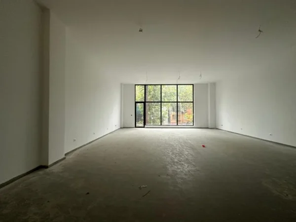 Tirane, jepet me qera ambjent biznesi Kati 1, 100 m² 1.500 € (Residenca Tirana Garden Building)