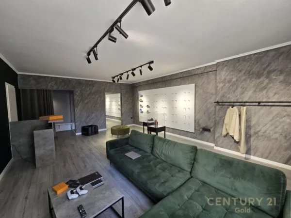 Tirane, shitet dyqan Kati 0, 57 m² 140.000 € (pazari i ri)