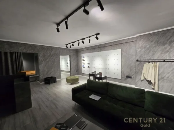 Tirane, shitet dyqan Kati 0, 57 m² 140.000 € (pazari i ri)