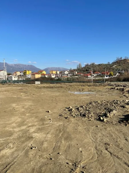 Tirane, shitet toke , 3.000 m² (Mëzez, Rruga Abdyl Frashëri)
