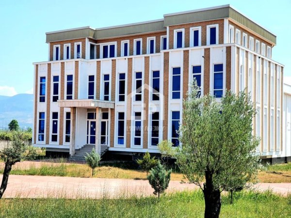 SHITET: OBJEKT BIZNESI KT- 3 / zona: Autostradë Tiranë – Mamurras “