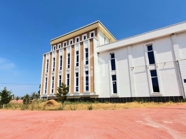 SHITET: OBJEKT BIZNESI KT- 3 / zona: Autostradë Tiranë – Mamurras “
