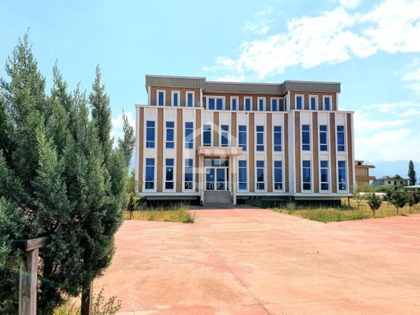 SHITET: OBJEKT BIZNESI KT- 3 / zona: Autostradë Tiranë – Mamurras “