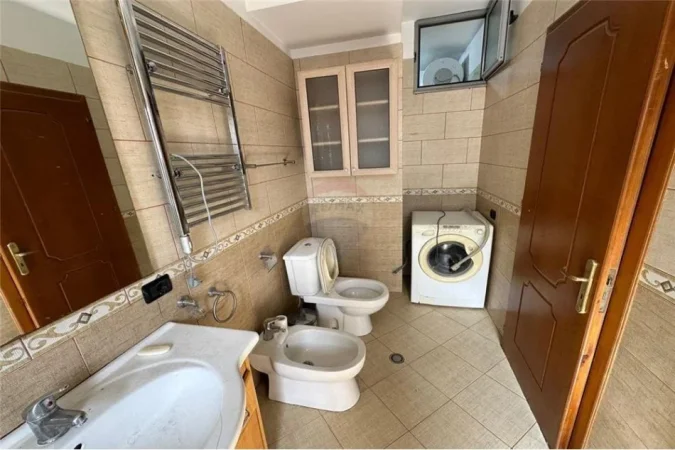 Tirane, shitet apartament 2+1 Kati 4, 110 m² 160.000 € (Bulevardi Bajram Curri - Perballe Delijorgjit)