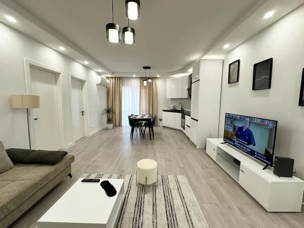 Tirane, jepet me qera apartament 2+1+Ballkon , 90 m² 900 € (Komuna e Parisit)
