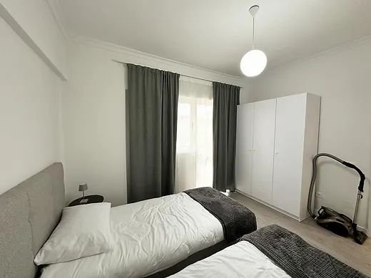 Tirane, jepet me qera apartament 2+1+Ballkon , 90 m² 900 € (Komuna e Parisit)