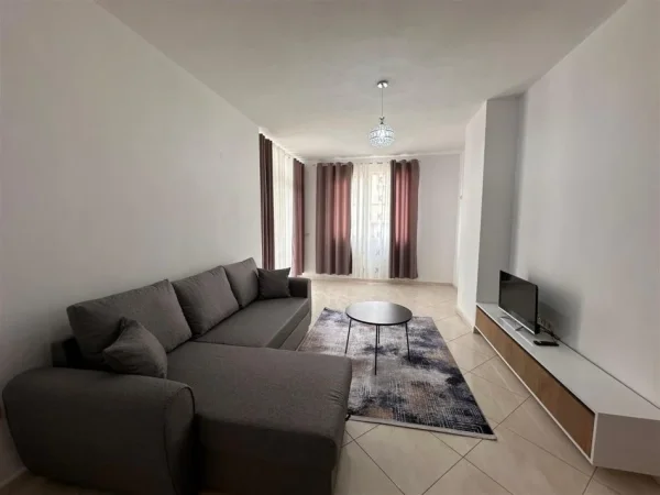 Tirane, jepet me qera apartament 2+1 Kati 4, 104 m² 500 € (tek Kompleksi Fratari)