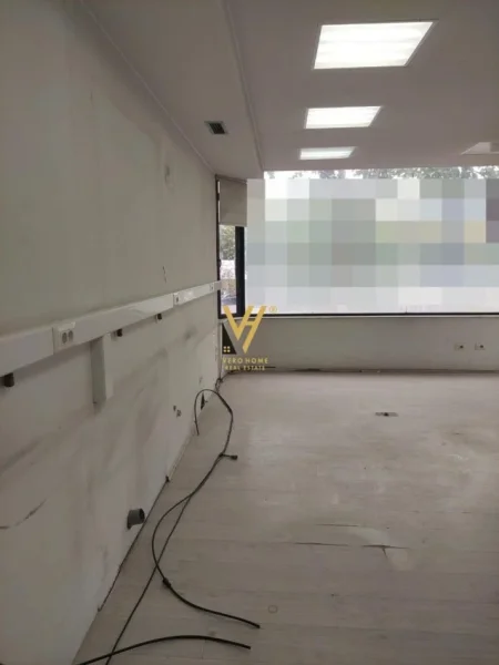 Tirane, jepet me qera ambjent biznesi Kati 2, 140 m² 1.700 € (BULEVARDI I RI)