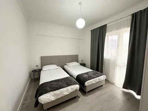 Tirane, jepet me qera apartament 2+1+Ballkon Kati 8, 91 m² 900 € (Komuna e Parisist)