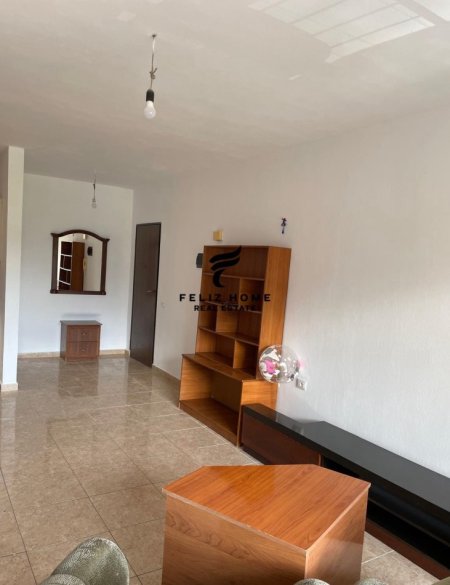 Tirane, jepet me qera apartament 2+1 Kati 3, 100 m² 450 € (ISH FUSHA AVIACIONIT)