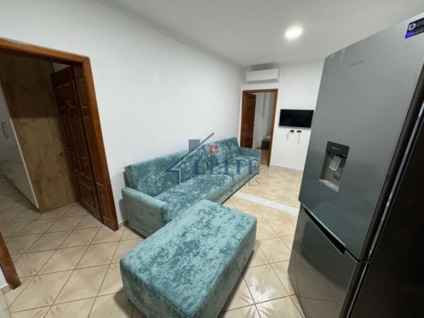 Tirane, jepet me qera apartament 2+1 Kati 2, 80 m² 300 € (Kamez)