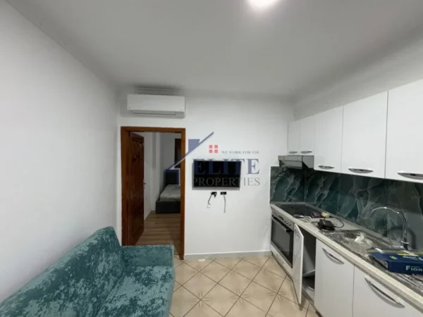 Tirane, jepet me qera apartament 2+1 Kati 2, 80 m² 300 € (Kamez)
