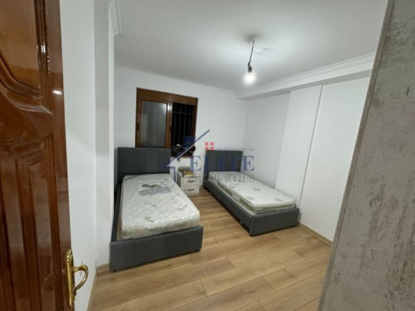 Tirane, jepet me qera apartament 2+1 Kati 2, 80 m² 300 € (Kamez)