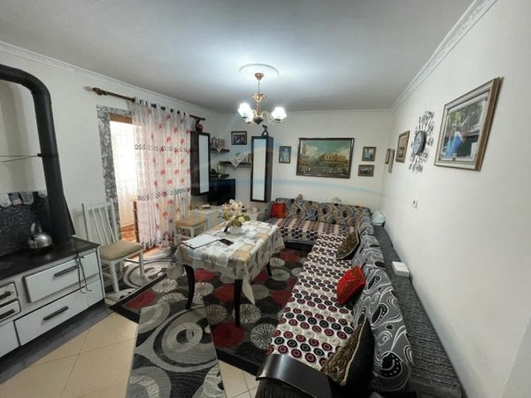 Korce, shitet apartament 2+1 Kati 1, 78 m² 37.000 € (Lagjia 17)