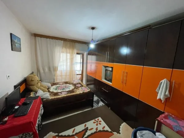 Korce, shitet apartament 2+1 Kati 1, 78 m² 37.000 € (Lagjia 17)