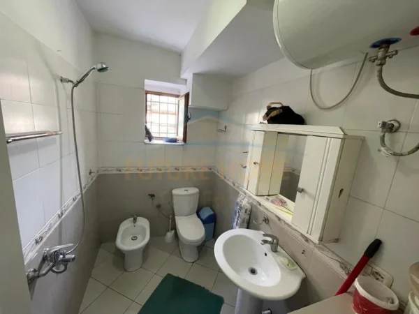 Korce, shitet apartament 2+1 Kati 1, 78 m² 37.000 € (Lagjia 17)