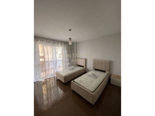Tirane, jepet me qera apartament 2+1 Kati 2, 82 m² 700 € 