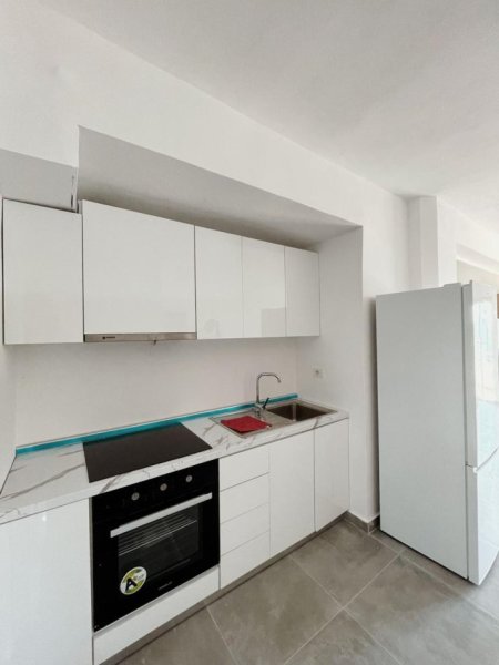 Golem afer Porto Kavalja, shitet apartament 1+1+Ballkon Kati 4, 82 m² 155.000 €