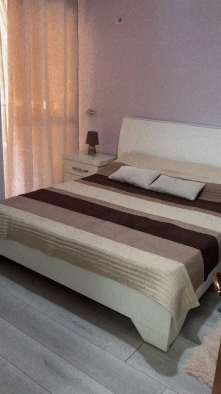 Tirane, jepet me qera apartament 1+1 Kati 3, 67 m² 400 € (Yzberisht)