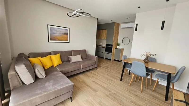 Tirane, jepet me qera apartament 2+1 Kati 6, 74 m² 700 € (Ali Demi)