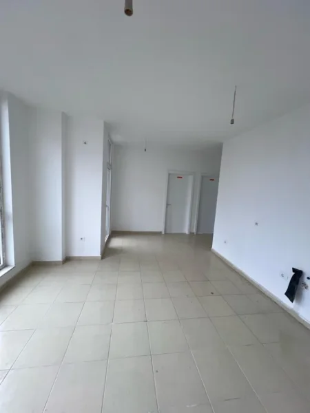 Tirane, jepet me qera apartament 2+1 Kati 1, 90 m² 600 € (Bulevardi i Ri)