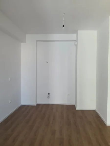 Tirane, jepet me qera apartament 1+1 Kati 5, 70 m² 450 € (Ali Demi)