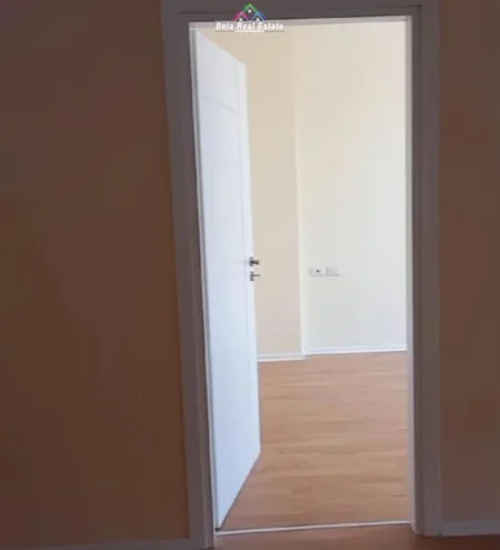 Tirane, jepet me qera zyre Kati 3, 101 m² 600 € (Porcelani)