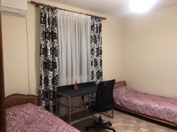 Tirane, jepet me qera apartament 2+1 Kati 1, 140 m² 500 € (Kodra e Diellit 2)