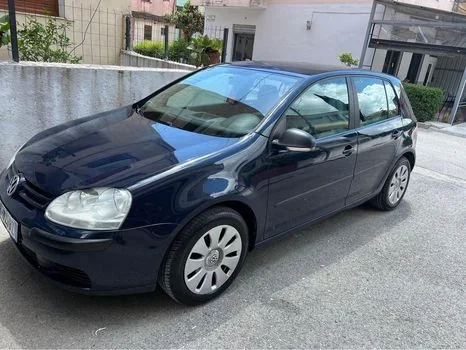 Elbasan, shitet makine Golf 5 2007 Nafte, blu e errët manuale Kondicioner 234.999 km 3.699 €