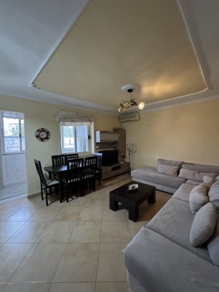 Tirane, jepet me qera apartament 2+1+Ballkon Kati 2, 80 m² 550 € (Myslym shyr, te tregu cam)
