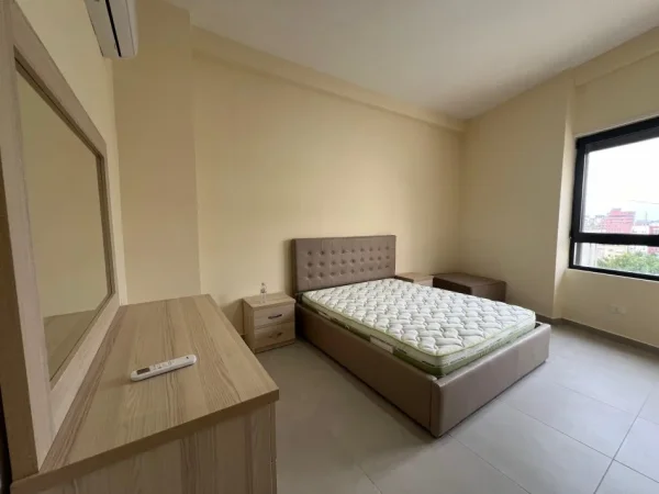 Tirane, jepet me qera apartament 2+1+Aneks+Ballkon Kati 1, 85 m² 500 € (ALI DEMI)