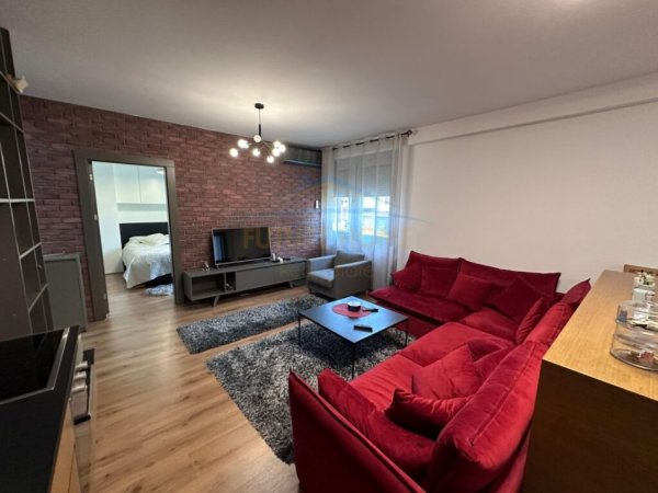 Tirane, jepet me qera apartament 2+1+Ballkon Kati 3, 80 m² 800 € (Shkolla e Baletit)