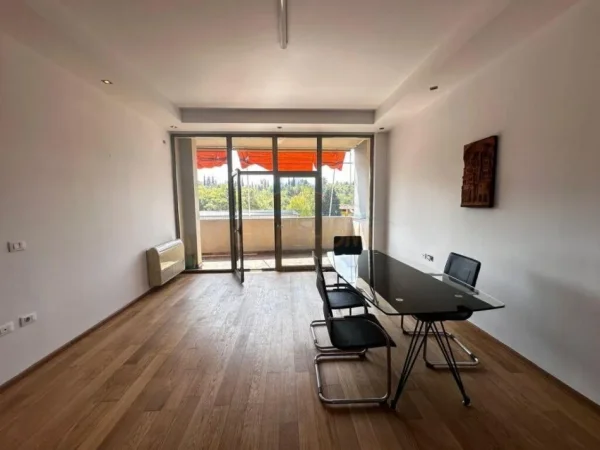 Tirane, jepet me qera Kati 4, 132 m² 1.500 € (Garda)