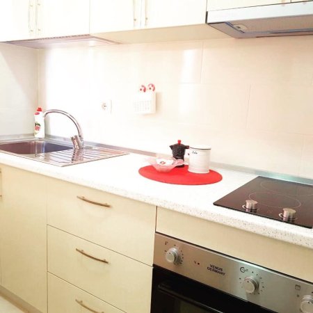 Vlore, jepet me qera garsonier 1+1 Kati 7, 250 € (Gjergj Kastrioti)