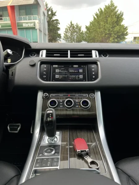 ‼️OKAZION‼️Tirane, shes makine Range Rover Sport Nafte, e kuqe automatik Klima 169.000 km 26.700 €