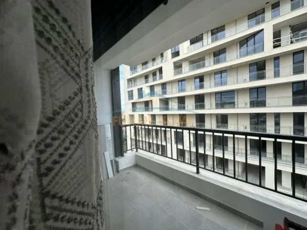 Tirane, jepet me qera apartament 2+1 Kati 7, 150 m² 950 € (Rruga e Durresit)